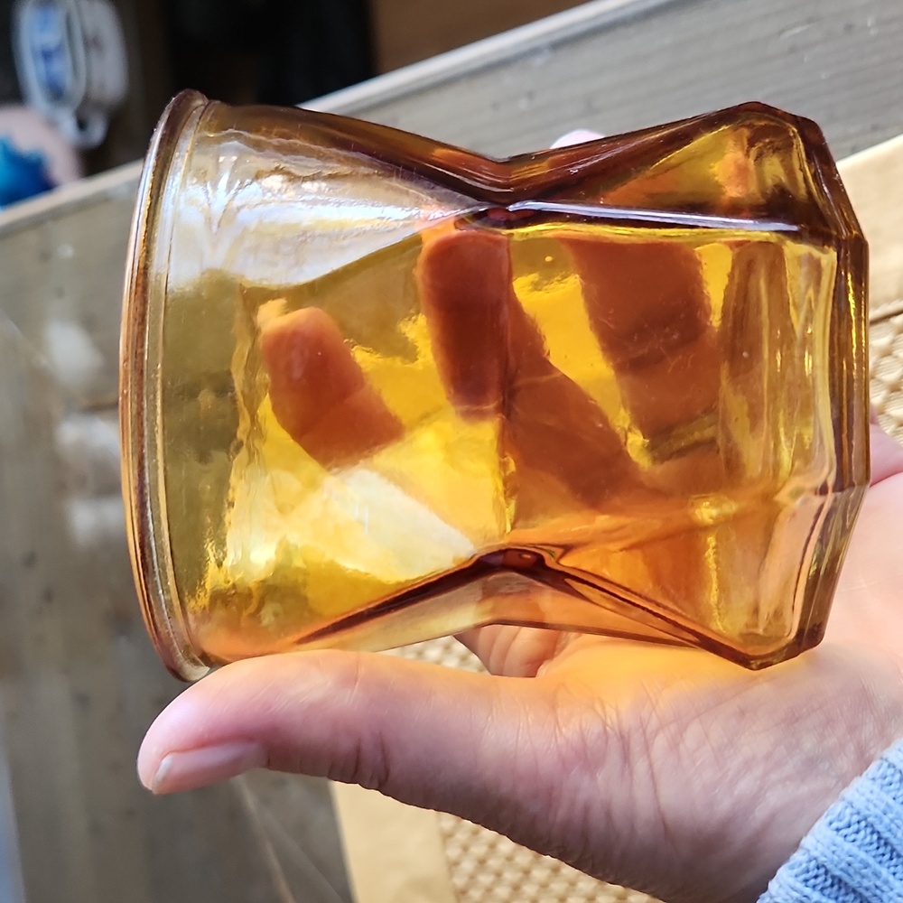 Vintage MCM Amber Glass Whiskey Tumblers - Picture 7 of 7